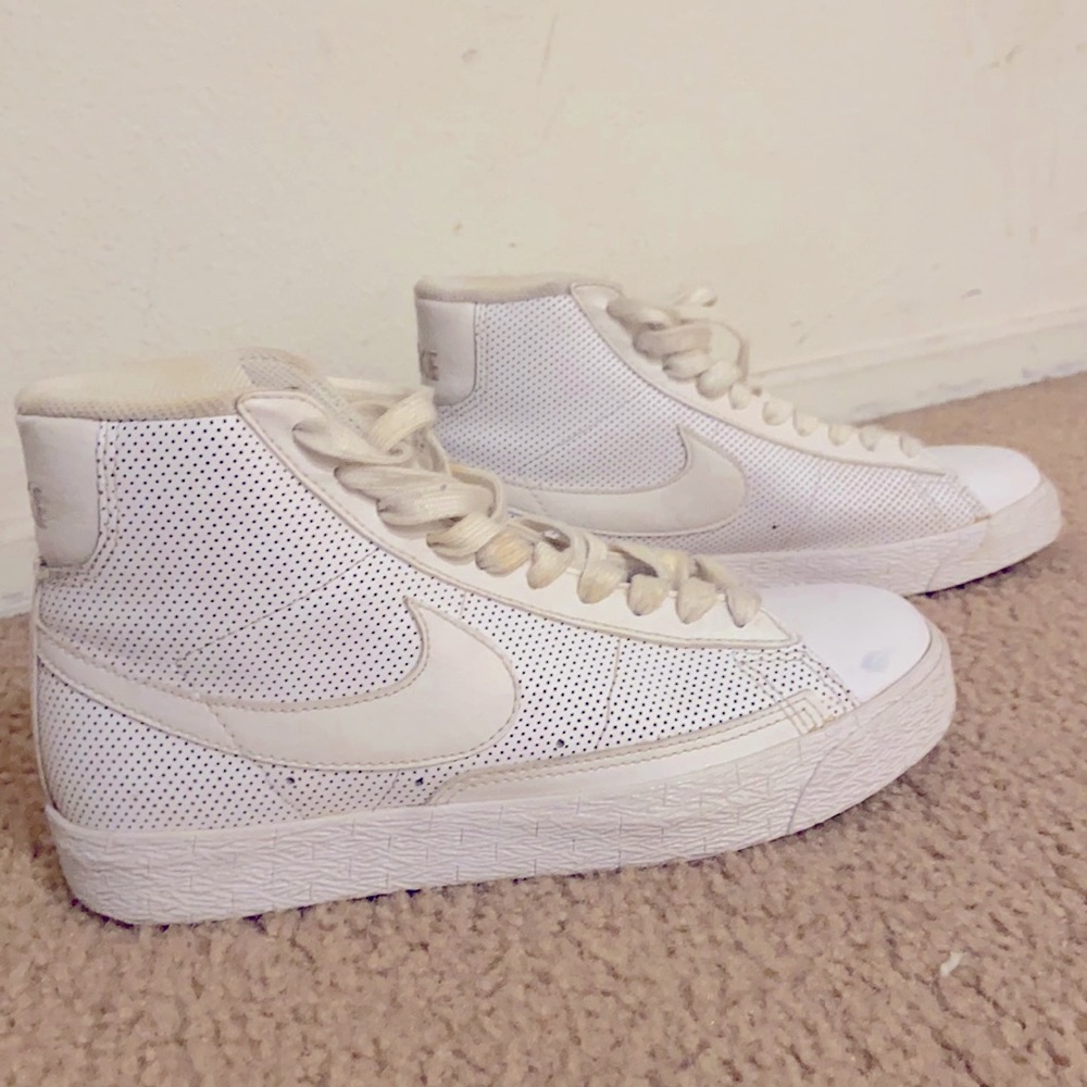 Nike Blazer Mid GS Triple White size 5.5 Youth